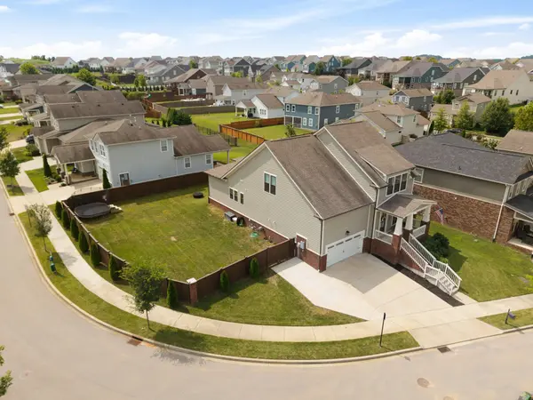 3344 Vinemont Dr, Thompsons Station, TN 37179