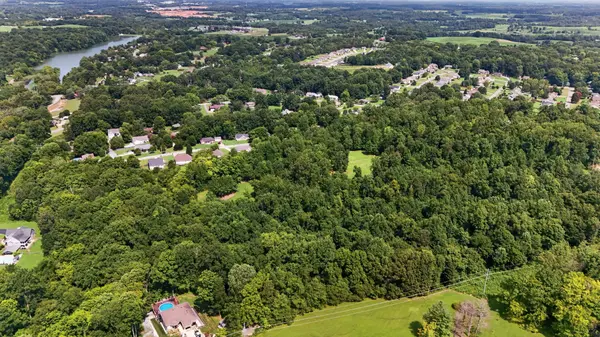 823 Oak Ridge Dr, Springfield, TN 37172