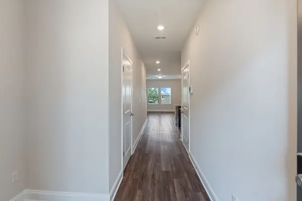 858 Longleaf Ln, Columbia, TN 38401