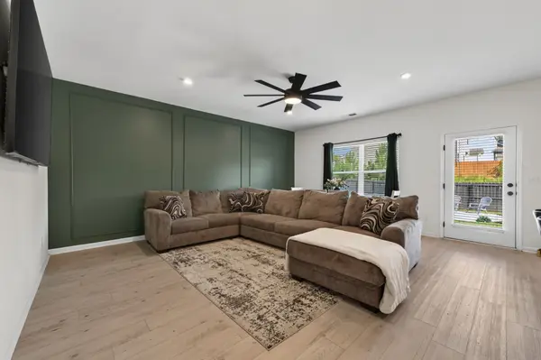 1003 Village Ct, Burns, TN 37029