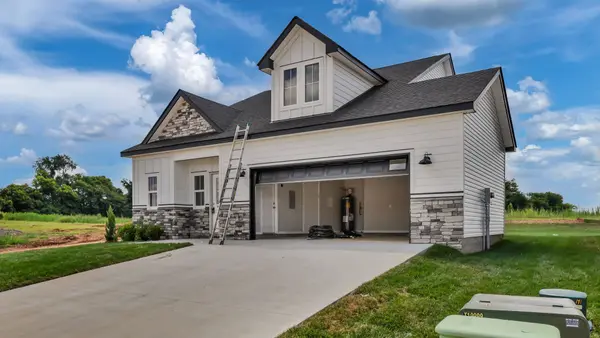 2737 Brewster Dr, Clarksville, TN 37042