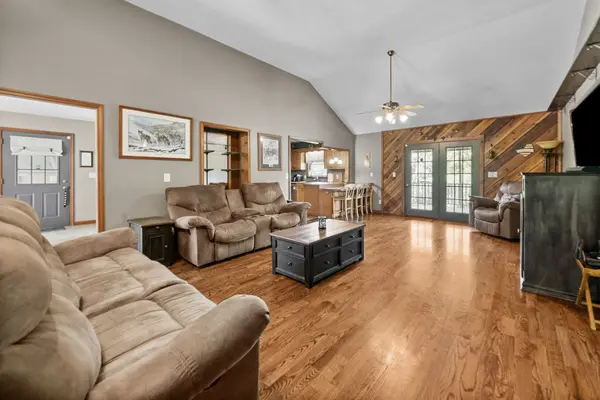 342 Iron Workers Rd, Clarksville, TN 37043