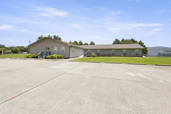 328 Cumberland St #W, Cowan, TN 37318