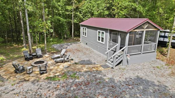 137 Summit Dr, Dover, TN 37058