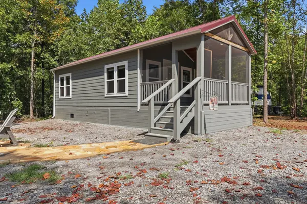 137 Summit Dr, Dover, TN 37058