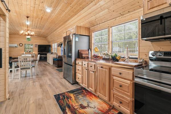 137 Summit Dr, Dover, TN 37058