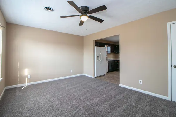 411 Eddy St, Oak Grove, KY 42262