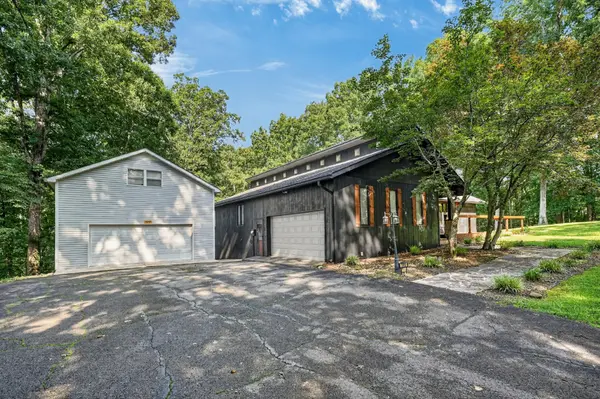 390 Lakeview Trl, Mcminnville, TN 37110