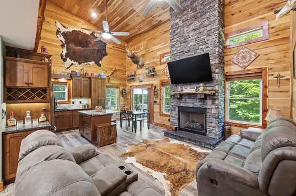570 Bobcat Trl, Dover, TN 37058