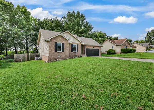 3250 S Senseney Cir, Clarksville, TN 37042