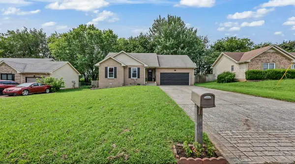 3250 S Senseney Cir, Clarksville, TN 37042