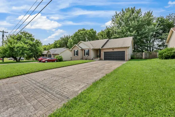 3250 S Senseney Cir, Clarksville, TN 37042