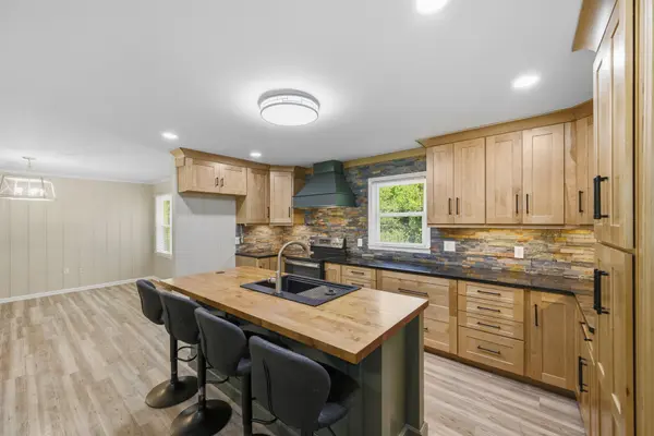 99 Lakewood Dr, Lexington, TN 38351