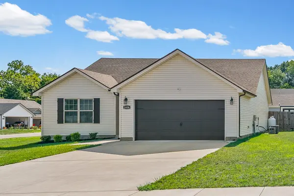 1416 Fredrick Dr, Clarksville, TN 37042
