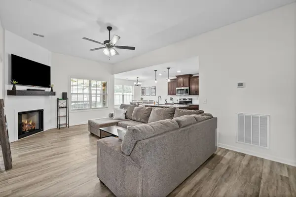 1416 Fredrick Dr, Clarksville, TN 37042