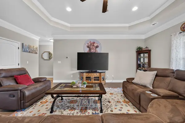 48 Hancock Branch Dr, Fayetteville, TN 37334