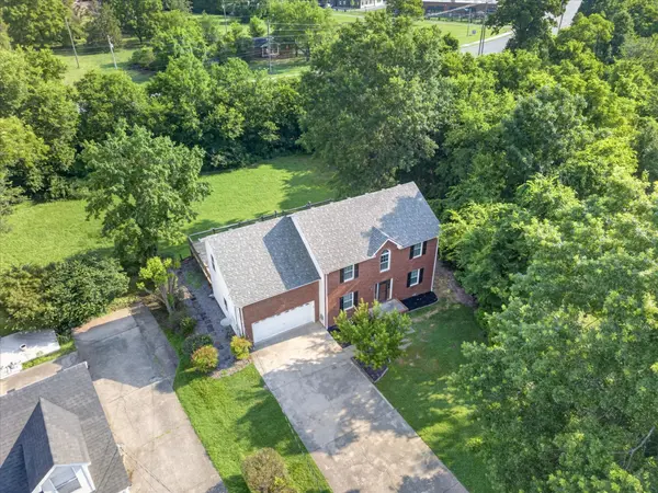 402 Pointe Clear Dr, Smyrna, TN 37167
