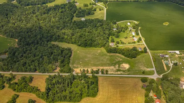 577 Highland Rd, Westmoreland, TN 37186