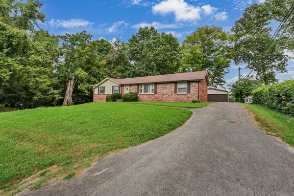 230 Downer Dr, Clarksville, TN 37042