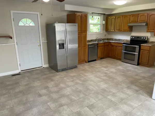 303 Carla Ct, Clarksville, TN 37043