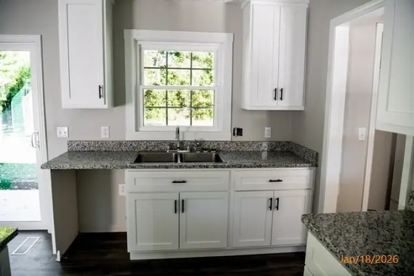 203 Sunset Dr, Waverly, TN 37185