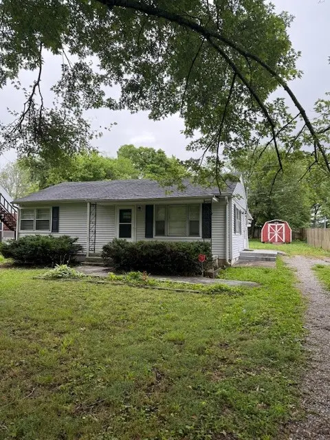 137 North St, Portland, TN 37148