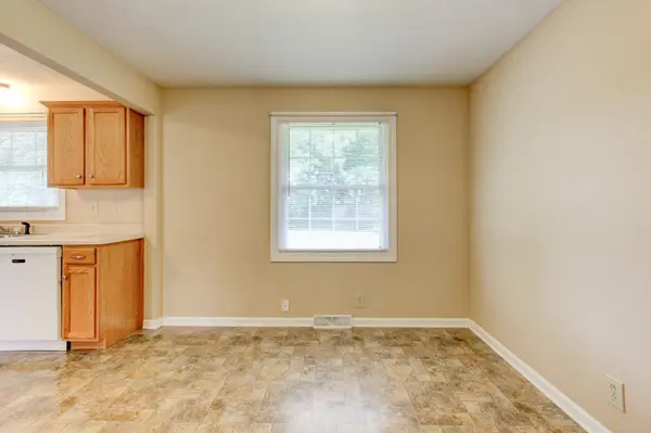 18 Hillsboro Rd, Clarksville, TN 37042