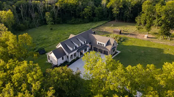 1489 Old Tva Rd, Columbia, TN 38401