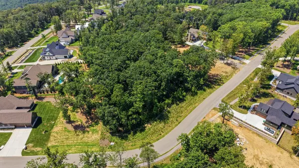 1402 Bent Hickory Road, Signal Mountain, TN 37377