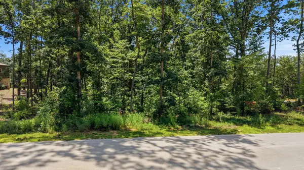 8354 Bear Paw Trail, Signal Mountain, TN 37377
