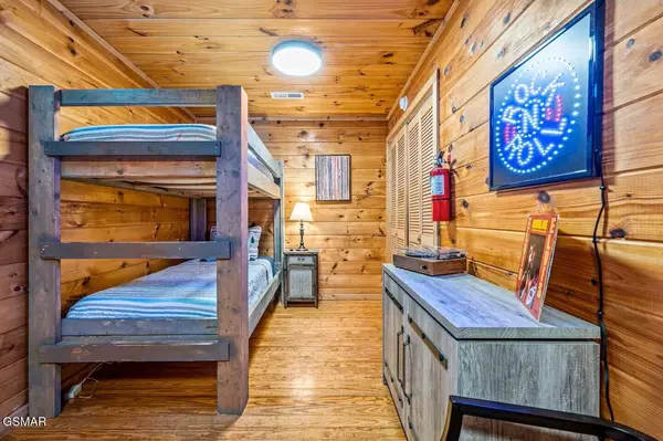 2036 Ridge Road #STE 6, Pigeon Forge, TN 37863