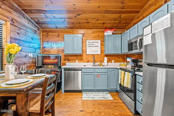 2036 Ridge Road #STE 6, Pigeon Forge, TN 37863