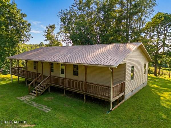 1207 Ray Brown Rd, Jamestown, TN 38556
