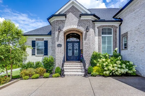 1012 Keeneland Dr, Gallatin, TN 37066
