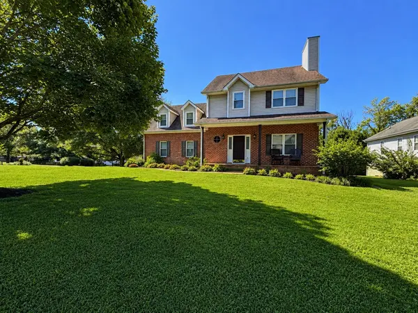 2801 Curacao Ln, Thompsons Station, TN 37179
