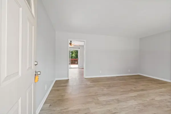 208 Aster Dr, Clarksville, TN 37042