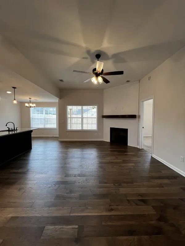 1506 Fredrick Dr, Clarksville, TN 37042
