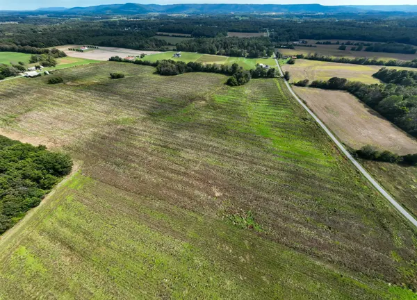 1 Clarence Finney Rd, Hillsboro, TN 37342