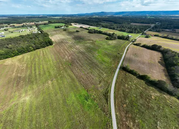 1 Clarence Finney Rd, Hillsboro, TN 37342