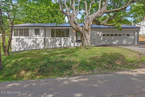 911 Georgia Ave,  Athens,  TN 37303