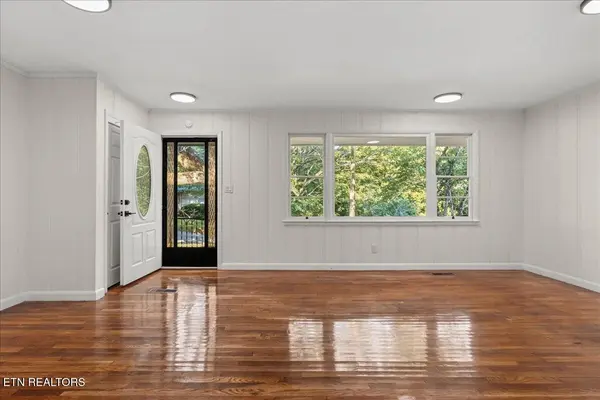 911 Georgia Ave, Athens, TN 37303