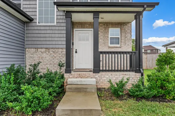 758 Banister Dr, Clarksville, TN 37042