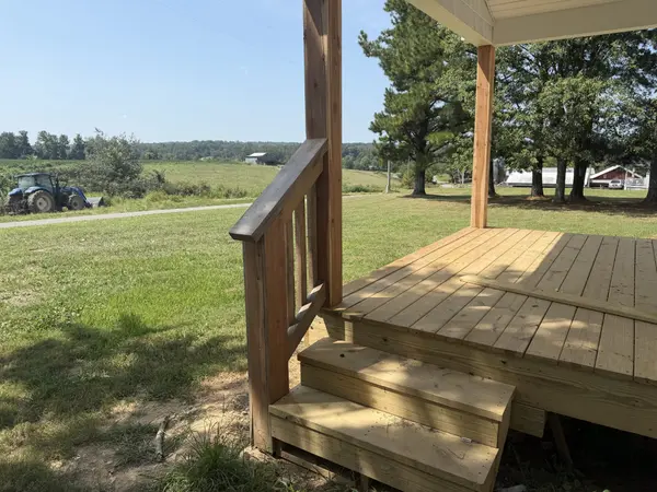 895 Harve Brown Rd, Bethpage, TN 37022