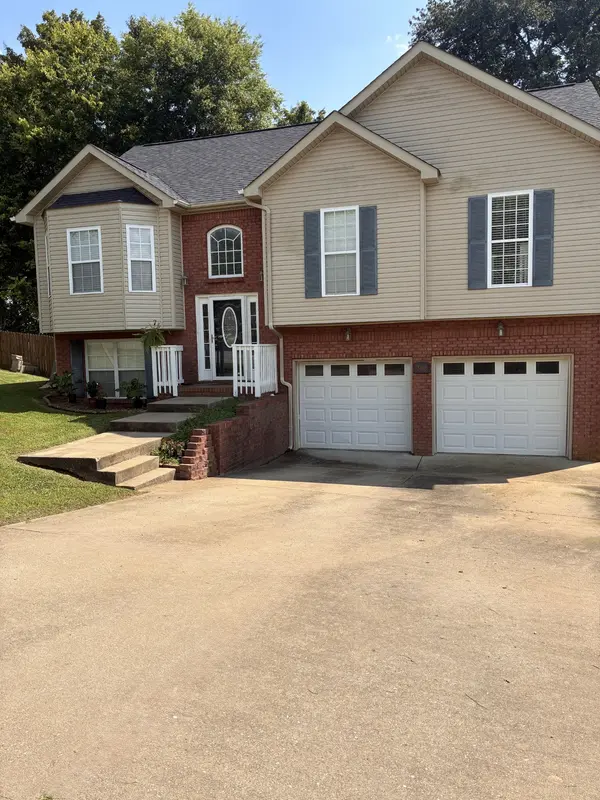 3488 Clover Hill Dr, Clarksville, TN 37043