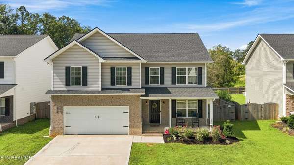 7621 Honey Oaks Rd, Corryton, TN 37721