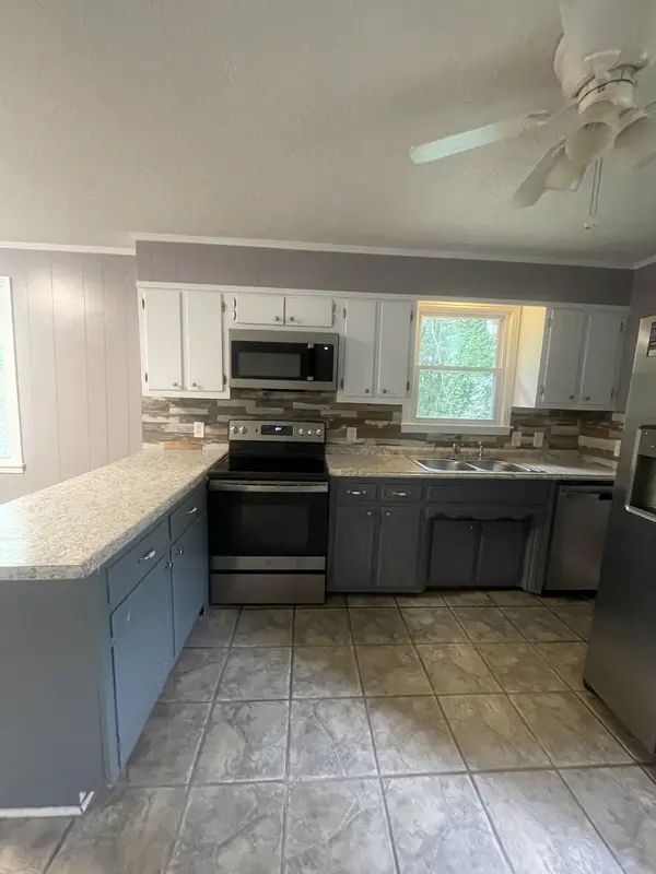 1143 Chestnut Dr, Burns, TN 37029