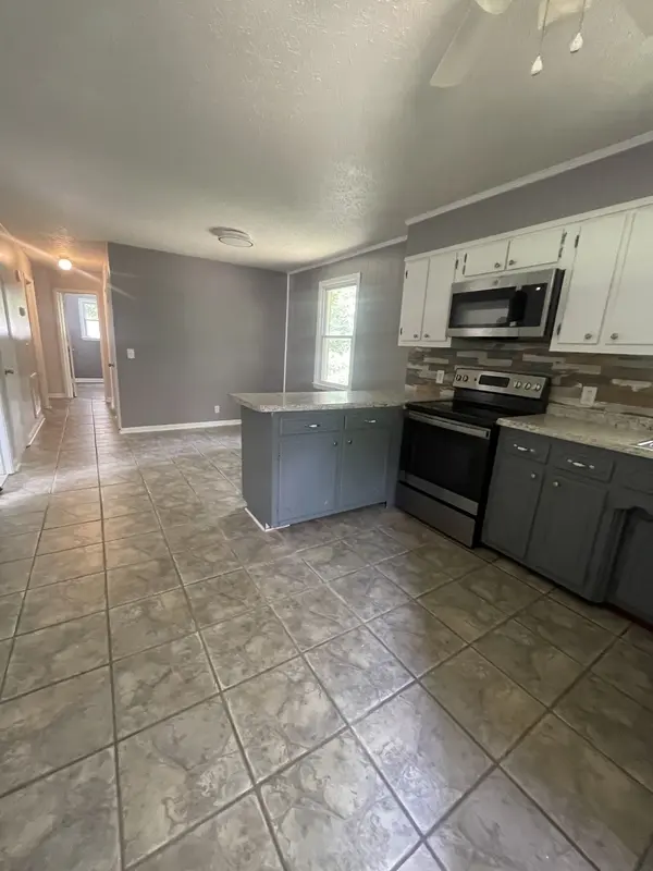 1143 Chestnut Dr, Burns, TN 37029