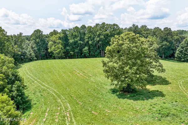 28 Taylors Chapel Rd, Crossville, TN 38572