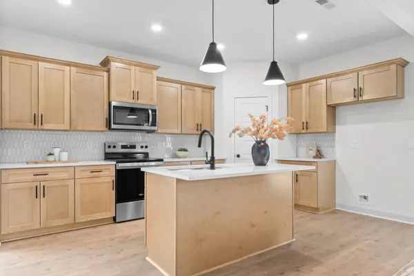 154 Aspen Pine Dr, Clarksville, TN 37043