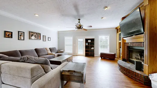 2371 Beasley Ln, Columbia, TN 38401